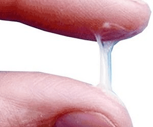 通常、男性の分泌物はどのようなものですか