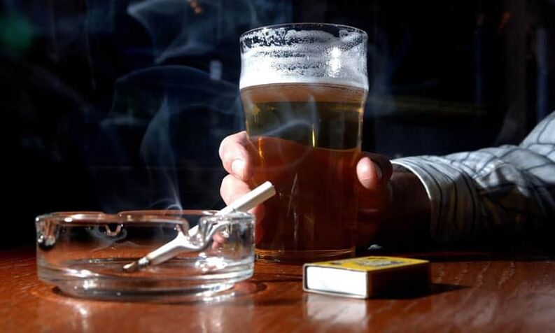 アルコールは効力を低下させます